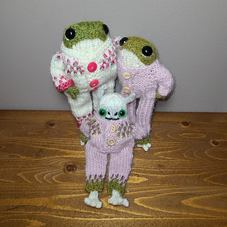 Onesie fits both frog and yeti patterns