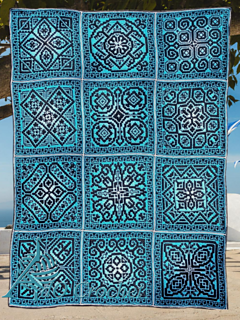 Interlocking Filet Crochet per tile from the centre out
