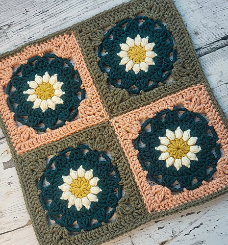 Daisy Patch Afghan Square