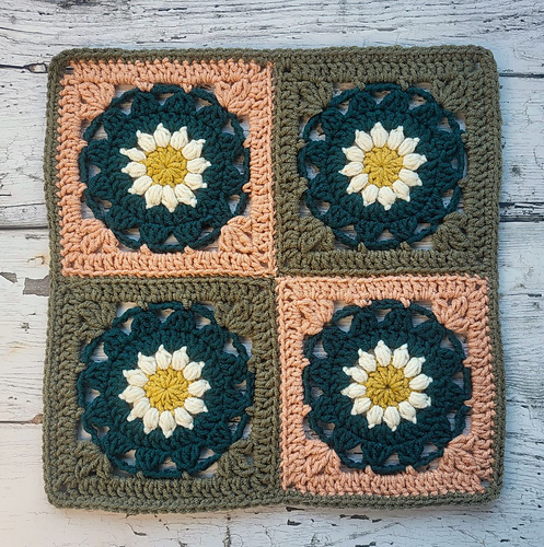 Ravelry: Daisy Patch Afghan Square pattern by Carmen Heffernan