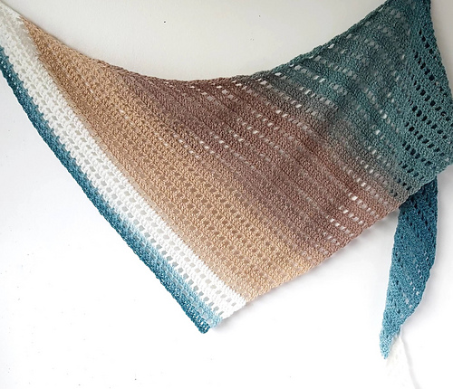 Easy Cake Yarn Shawl photo 7