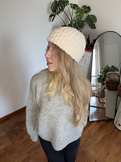 Honey & Salt Hat (sample 2) knit in Drops Nepal 0100