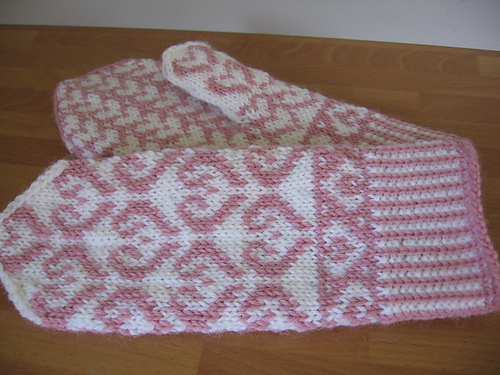 Heart mittens photo 1