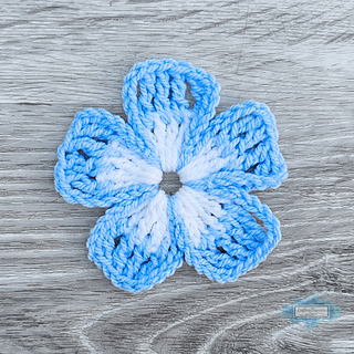 Easy Free Crochet Flower Pattern by Crafting Happiness