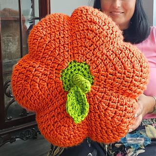 Amigurumi Crochet No Sew Pumpkins by Crafting Happiness