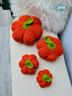 Amigurumi Crochet No Sew Pumpkins by Crafting Happiness