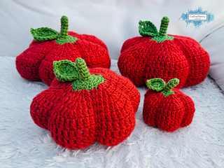 Amigurumi Crochet No Sew Pumpkins by Crafting Happiness