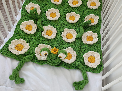 Ravelry: 3in1 Jungle Frog Baby Blanket pattern by Crafting Happiness