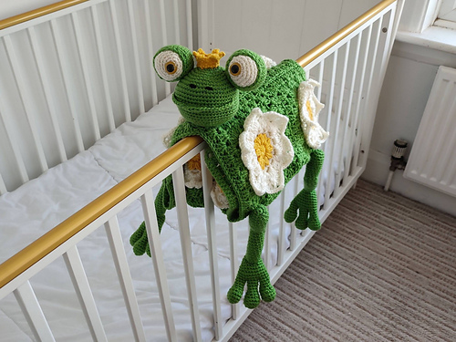 Ravelry: 3in1 Jungle Frog Baby Blanket pattern by Crafting Happiness