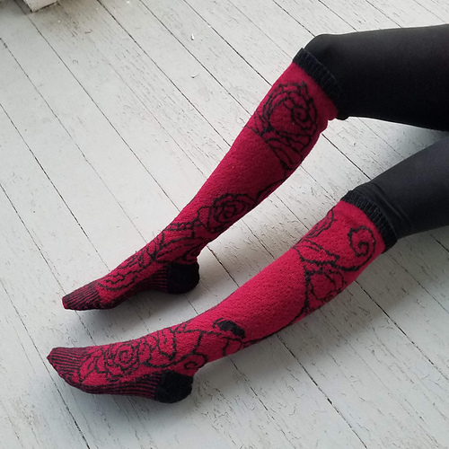 Ravelry: Pushing Roses pattern by Artesanitarium Designs