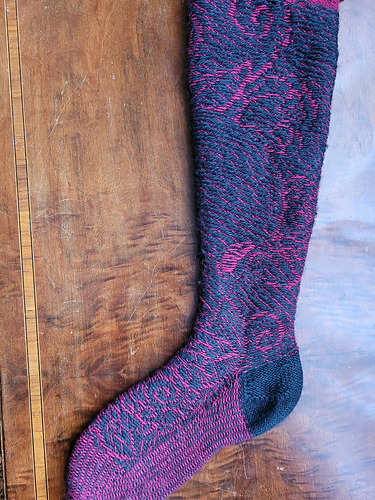 Ravelry: Pushing Roses pattern by Artesanitarium Designs