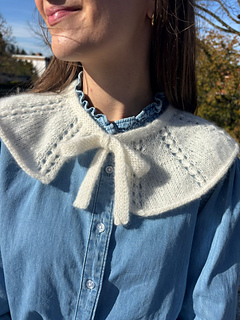 Cardiff Cashmere Prime 
1 Knäuel 2-fädig gestrickt in der Farbe: Neve 177