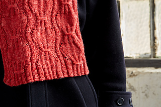 Sarma detail in Trill colorway Cardinal