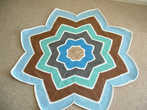Ravelry: Bright Lights Round Ripple 8 points pattern by Donna Mason-Svara