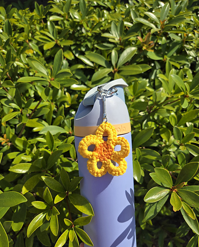 Daisy Flower Motif Keychain