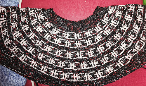 Rückenteil mit Verlängerung 
backfront with added short rows