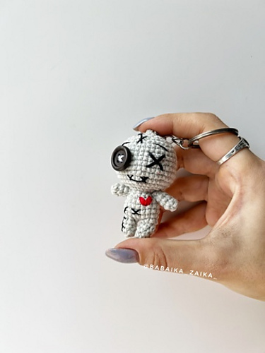 Ravelry: Voodoo doll Keychain pattern by Alexandra Razinkova