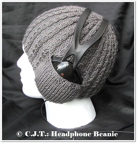 Lue med hodetelefoner - Claire Topping