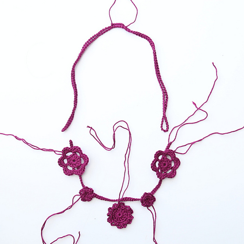 Green Plarn Necklace photo 3