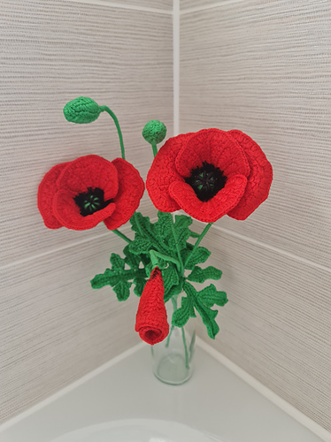 Heklede Poppy Flowers - T Jaik