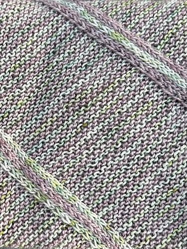 Lining Up Sjal - Nici Griffin