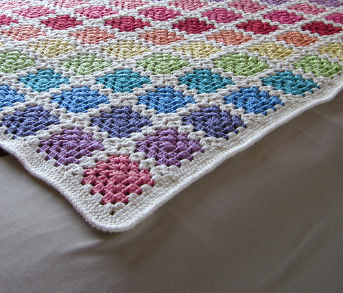 Granny square regnbue baby blanket - Becky Skuse