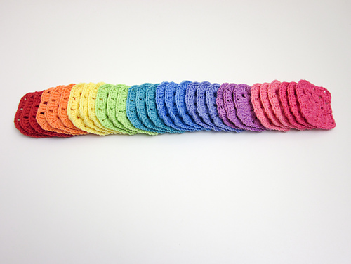 Granny square regnbue baby blanket - Becky Skuse