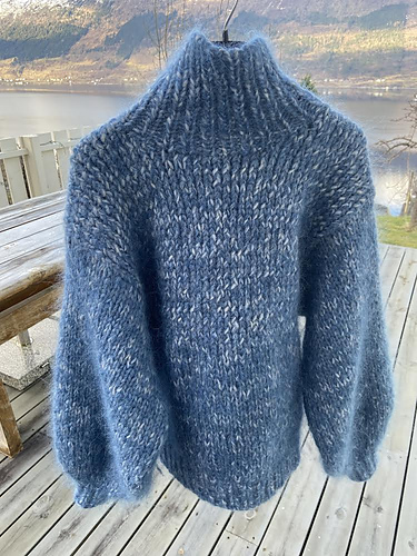 Gatelangs Genser - Erica Berntsen