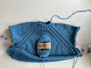 Split for sleeves and body