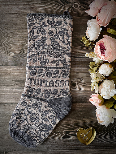 Ravelry: No. 9 Christmas Birds Stocking pattern by Birdsong Designs