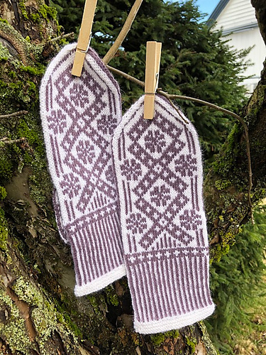 LL (Latvisk lidenskap) votter - Gro Andersen