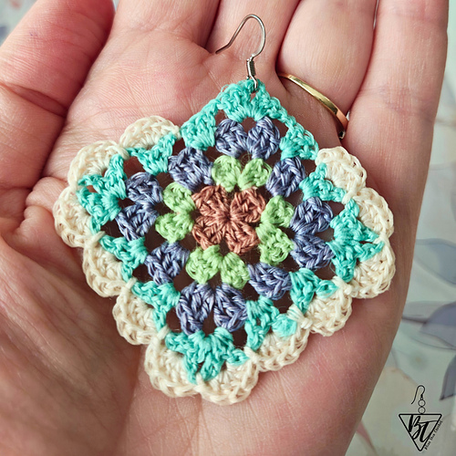 Granny Square Ruffle Earrings