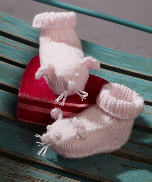 Ravelry Baby Mice Shoes pattern by Red Heart Design Team