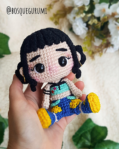Ravelry: Zoey amigurumi (KPop Demon Hunters) pattern by Paola F. Sousa