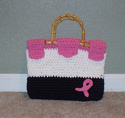 Upcycled T-Shirt handbag photo 2