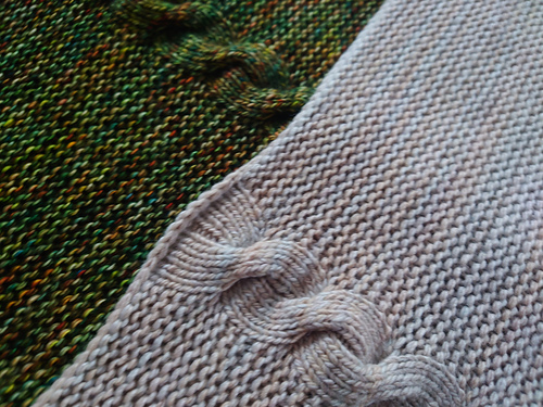 MIDLINE Triangle Shawl photo 3