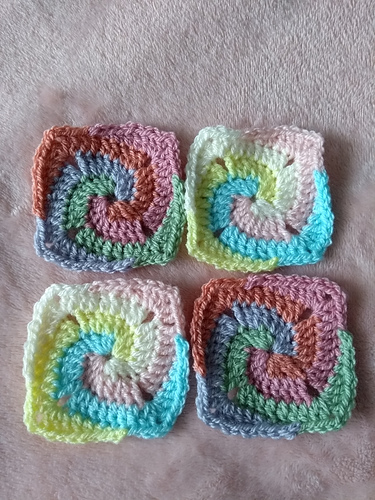 Ravelry: Rainbow Swirl Mini Square pattern by Joanita Theron