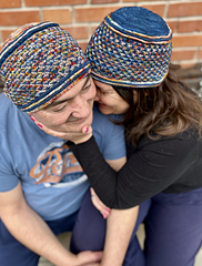 Her Cassaluna Hat follows the original pattern version.
He chose to reverse the main and contrast colors (MC & CC) for his sample.