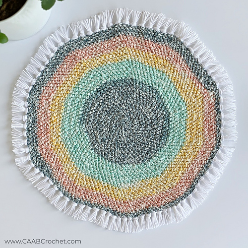 Ravelry Herringbone Circle Placemat pattern by Esther Thompson