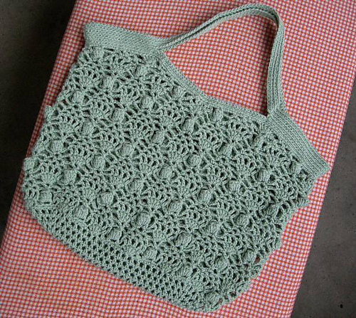 Ravelry: P.20 Cute Oblong Bag (玉編みがかわいい横長バッグ) pattern