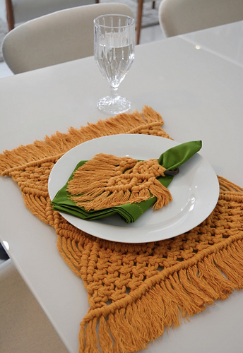 Amber Table Set