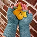 Dotted Line Mitts pattern 