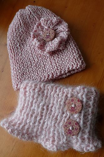 Flowery set: hat and collar matched photo 3