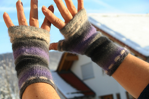 basket weave fingerless mittens photo 1