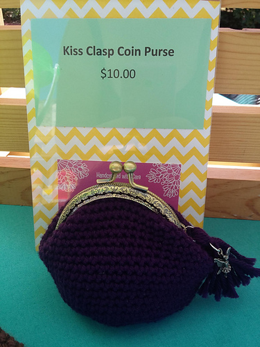Kiss Clasp Coin Purse photo 5
