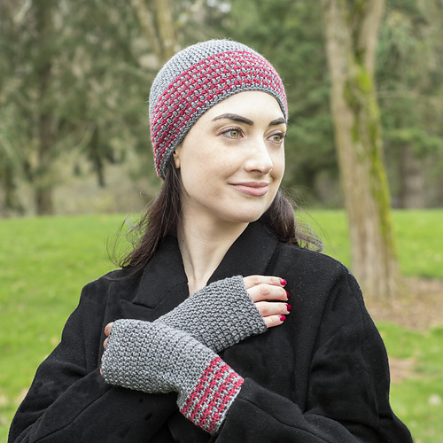 Houndstooth Hat & Fingerless Gloves photo 2