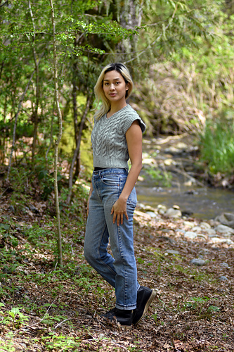 Cropped Cable Vest photo 2