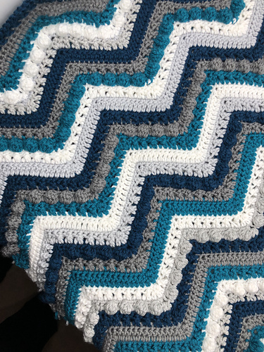Hugs & Kisses Baby Blanket - byCheriblu