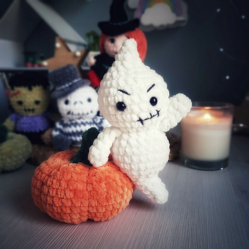 Ravelry Ghost plush toy pattern by Ekaterina Chirkova