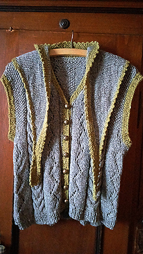 Ori`s Vest worn together with my "Rock`n Moss Scarf"
